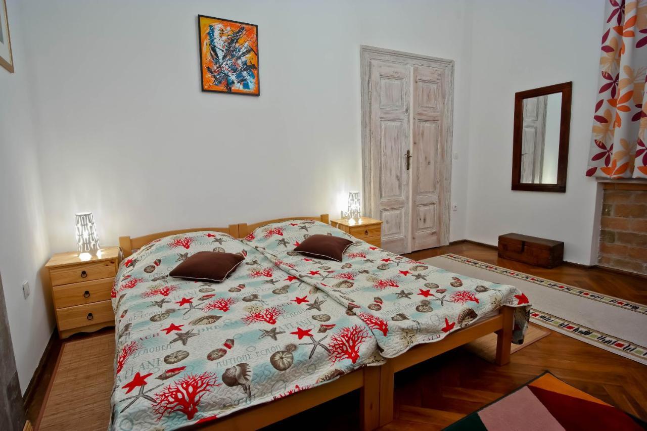 Appartement Côté ensoleillé à Pula Extérieur photo