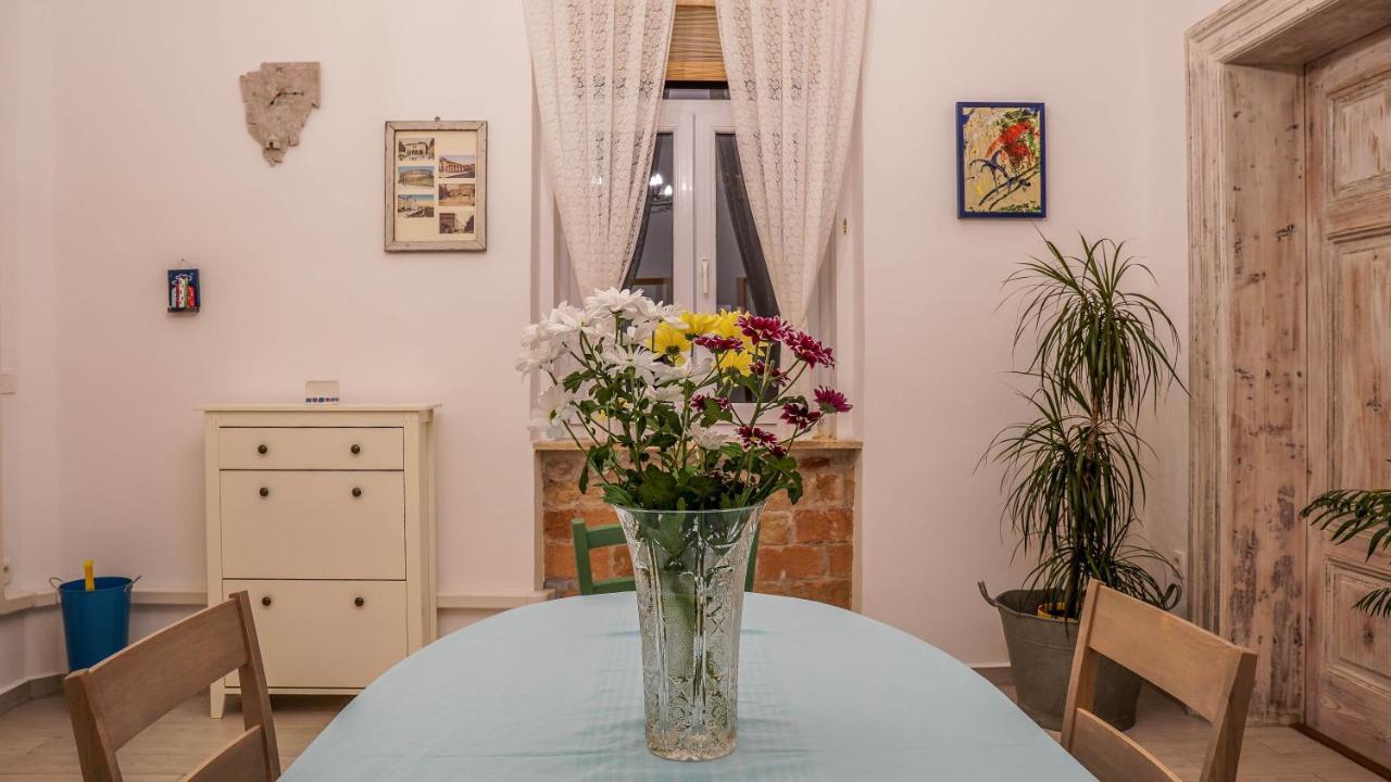 Appartement Côté ensoleillé à Pula Extérieur photo