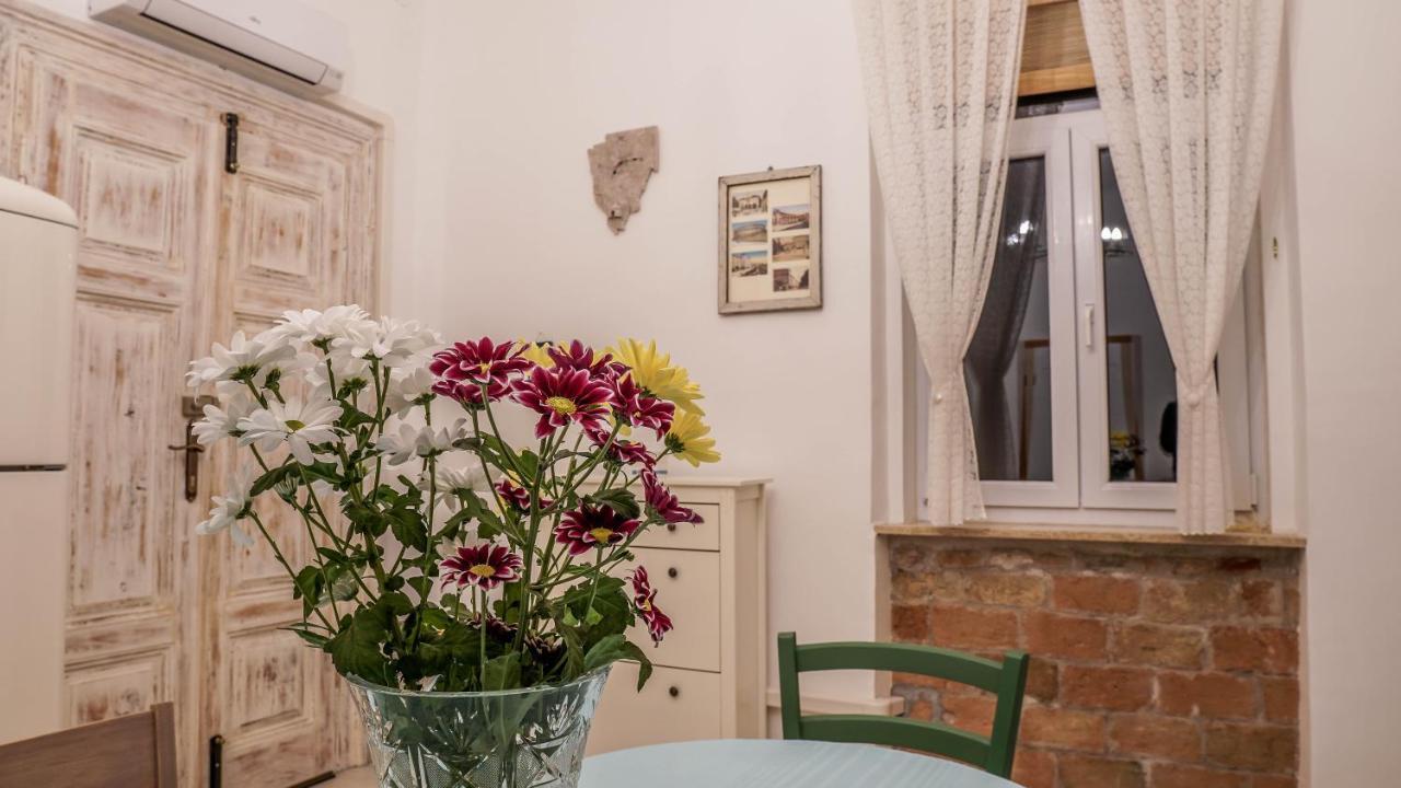 Appartement Côté ensoleillé à Pula Extérieur photo