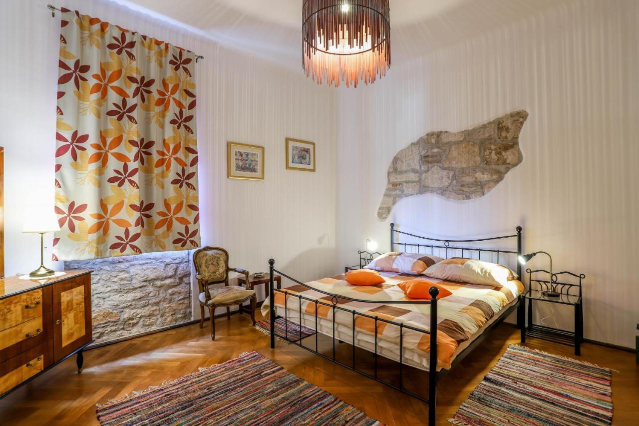 Appartement Côté ensoleillé à Pula Extérieur photo